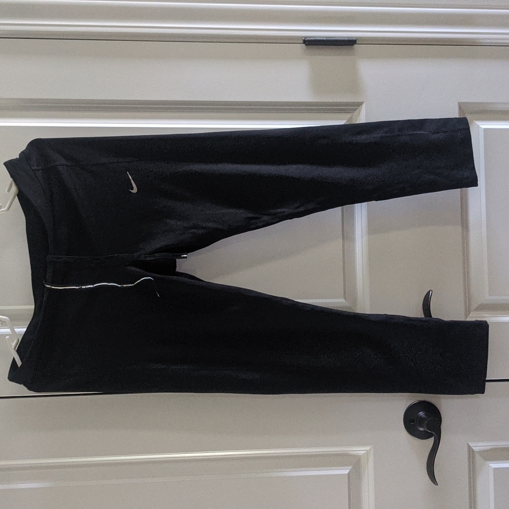 Nike cropped Dri-fit leggings
